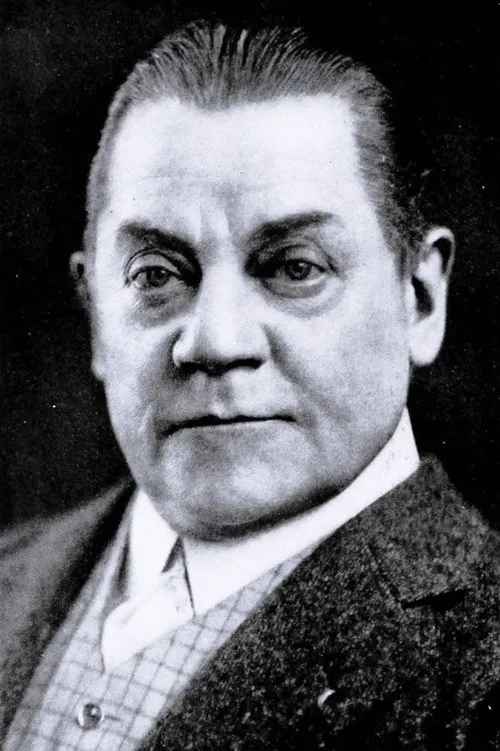 Mildred Manning ha trabajado con Frank Daniels en 2 ocasiones