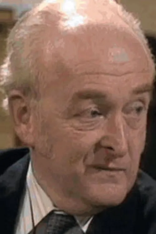 Frank Gatliff interpretando a 