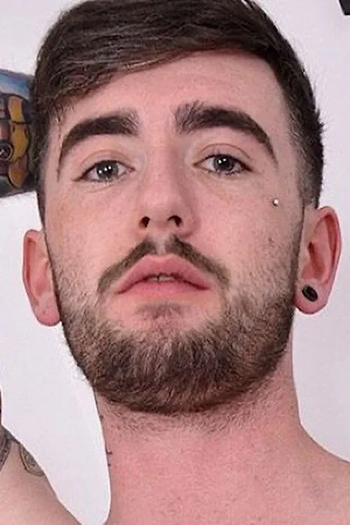 Frankie Quinn interpretando a