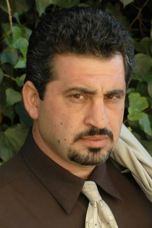 Fred Toma interpretando a Rahbu Fahbu