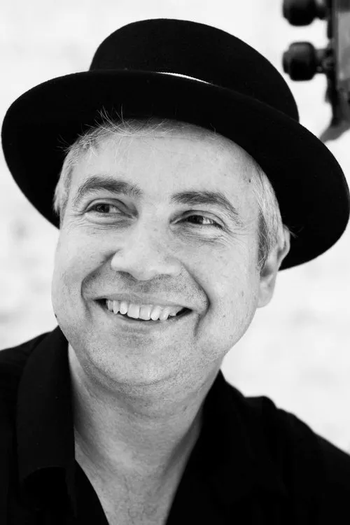 Stéphanie Labbé ha trabajado con Frederic Alarie en 1 ocasiones