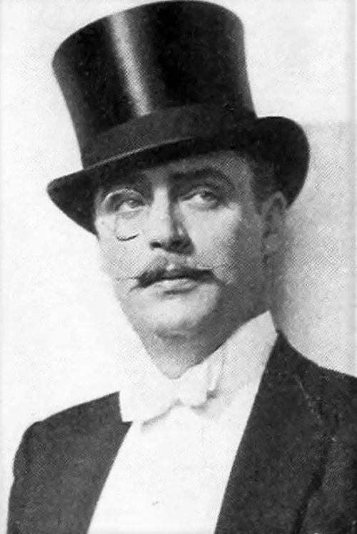 Freeman Wood interpretando a Lewis Conroy