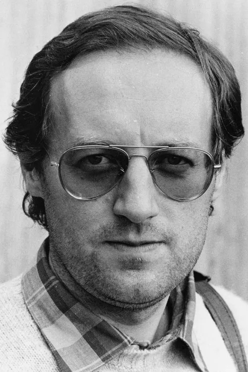 Frej Lindqvist interpretando a Jac Vincent