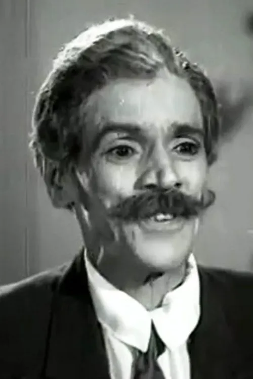 Friend Ramasamy interpretando a 