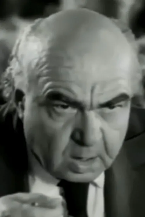 Frixos Nassou interpretando a