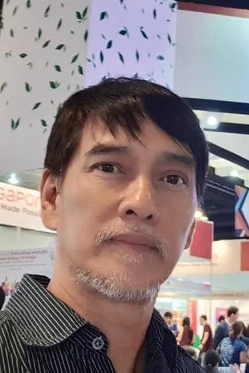 Froilan Sales interpretando a 