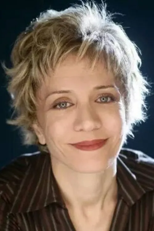 Funda Eskioğlu interpretando a 