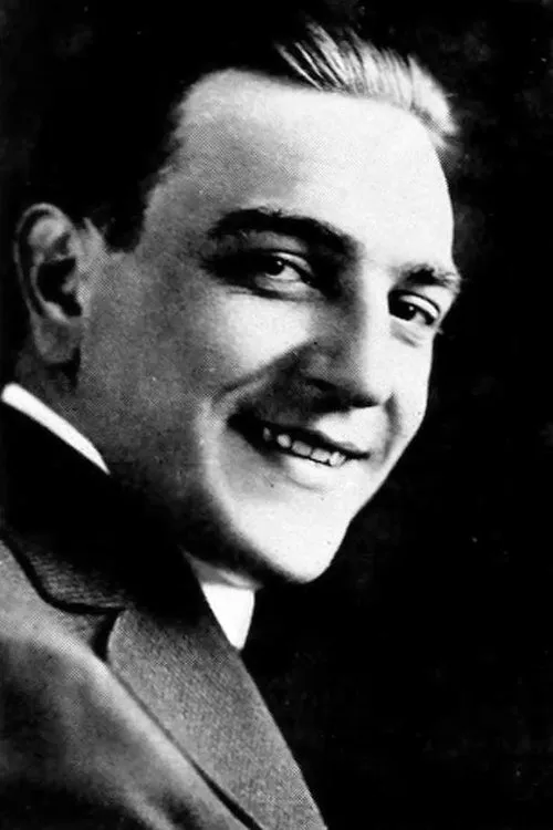 G. Raymond Nye interpretando a 'Fence' McGee