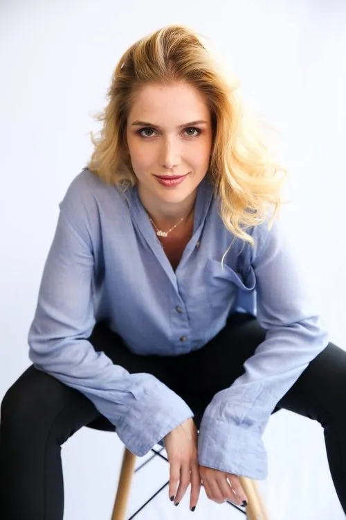 Gabi Spaciari interpretando a Sarah