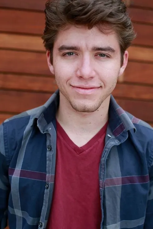 Gabriel Aronson interpretando a Bert Galindo