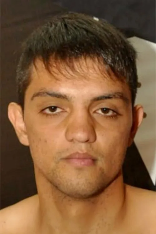 Gabriel Corzo interpretando a Self