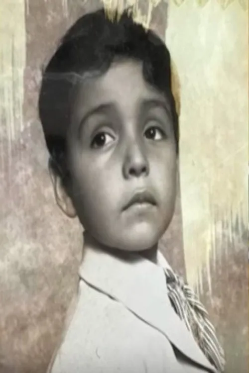 Gabriel González interpretando a Gregorio
