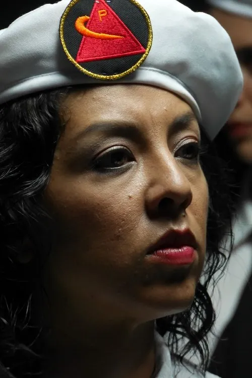 Gabriela Guzmán interpretando a Private Marcela