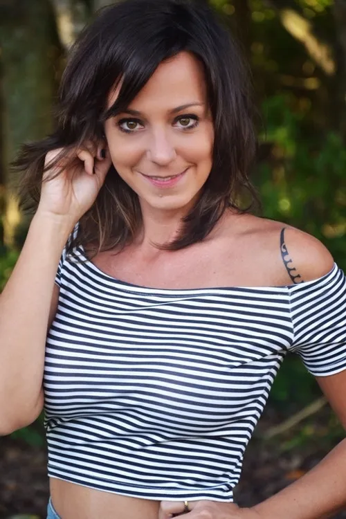Camila de Oliveira ha trabajado con Gabriela Munhoz en 1 ocasiones