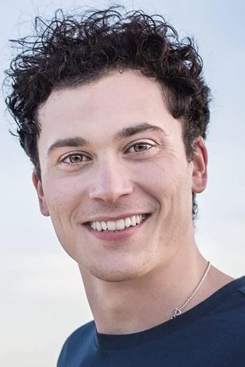 Gabriele Granito interpretando a Paolo