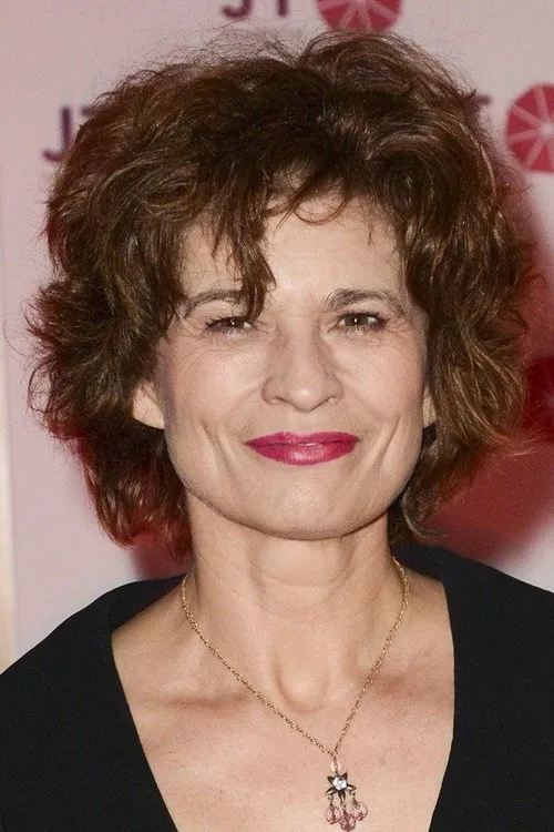 Gabrielle Scharnitzky interpretando a Gertrud