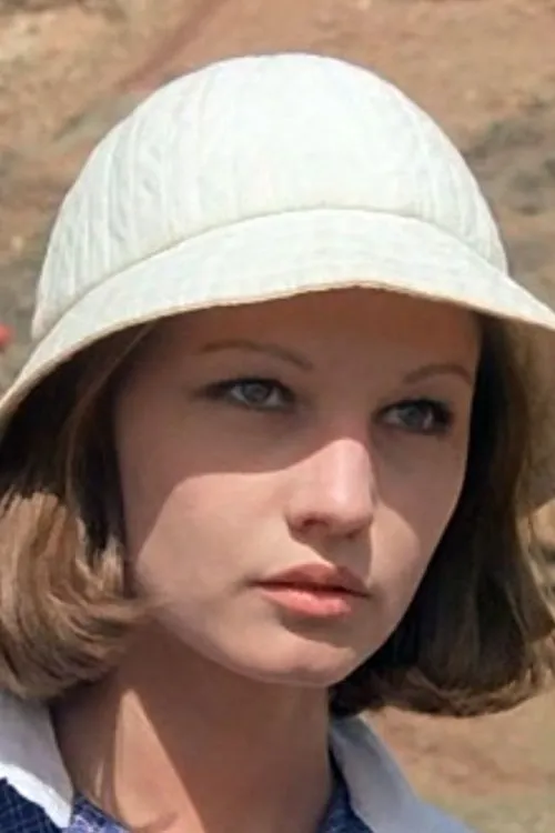 Gaby Bourgois interpretando a Janet (uncredited)