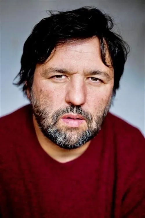 Gaëtan Lejeune interpretando a Eric