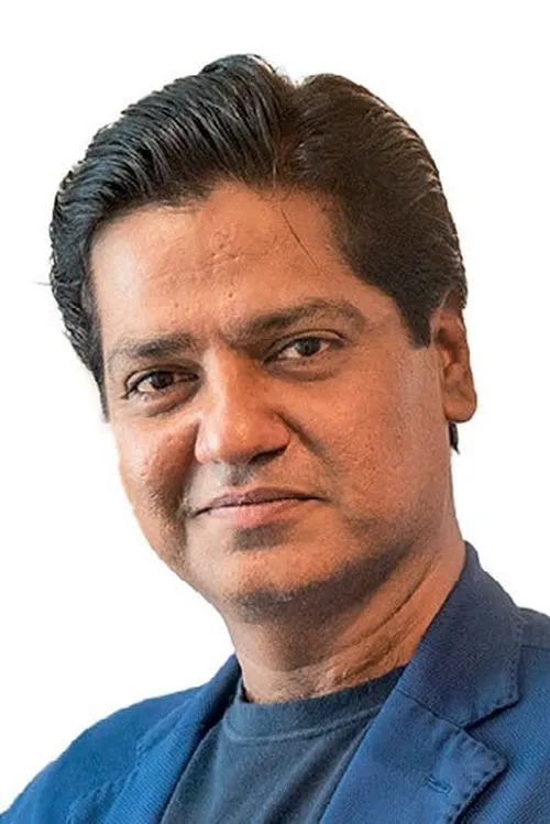 Gagan Dev Riar interpretando a Khalifa