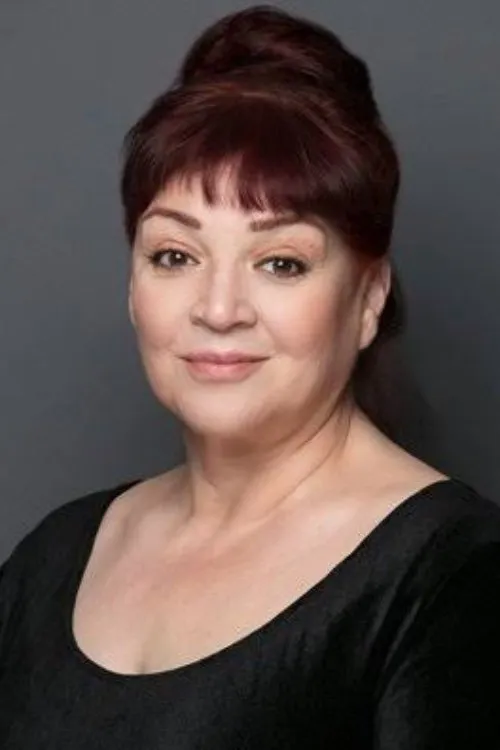 Gamze Gözalan interpretando a 