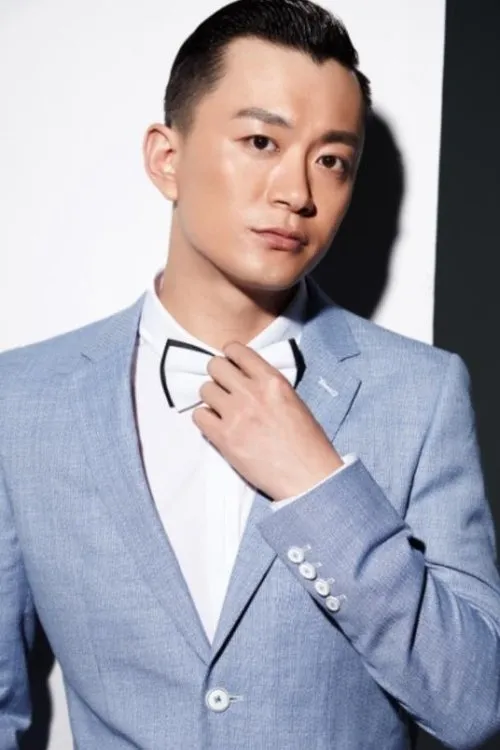 Gao Yuan interpretando a 