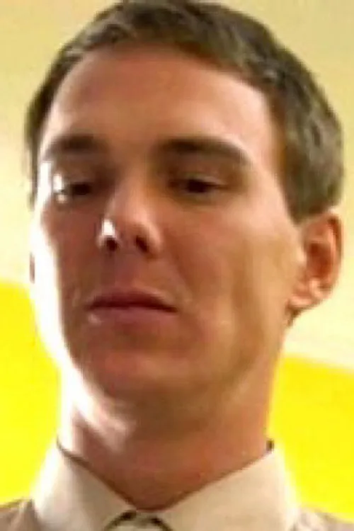 Gary Boldiszar interpretando a 