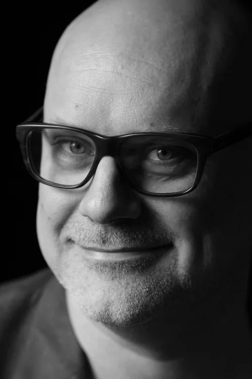 Gary Cranner interpretando a Gary the Rapper