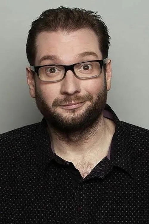 Gary Delaney interpretando a Andy