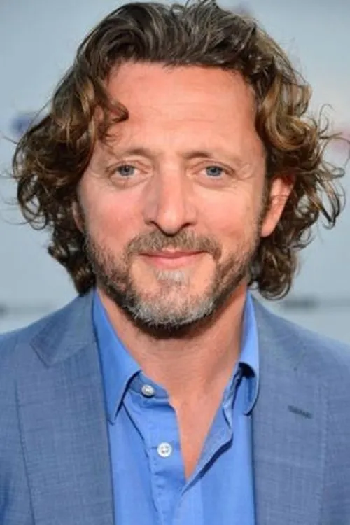 Gary Love — personaje: Colin