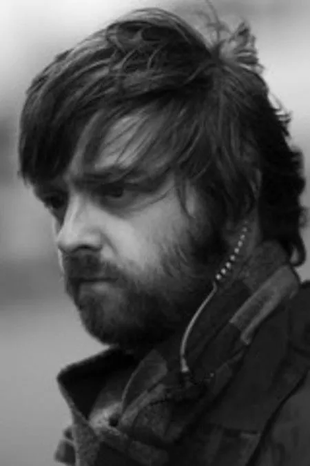 Jonathan Hackett ha trabajado con Gavin Rothery en 1 ocasiones