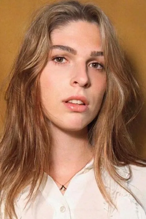 Geena Román en su biografía y filmografía