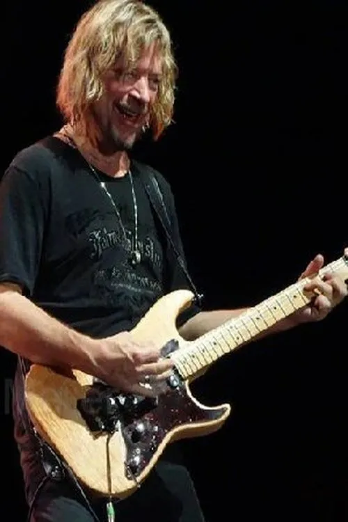 Gene Black interpretando a Guitar