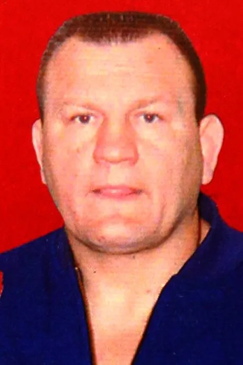 Gene Kiniski interpretando a Himself