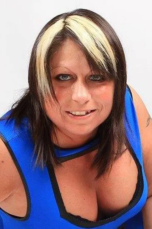 Genevieve Lacasse interpretando a Sweet Cherrie