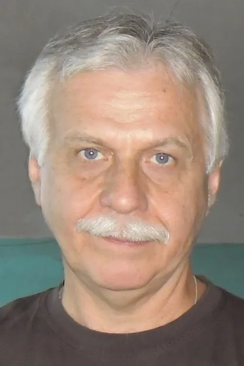 Gennadiy Bogdanov interpretando a Self