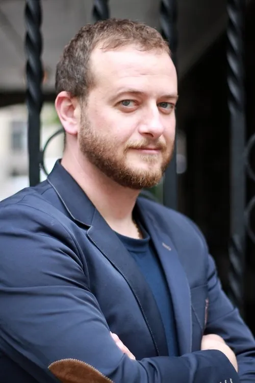 Robert Di Loreto ha trabajado con Genti Bejko en 1 ocasiones