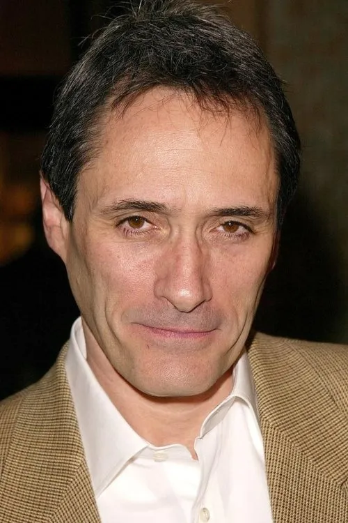 George DelHoyo interpretando a Ran Jeffreys