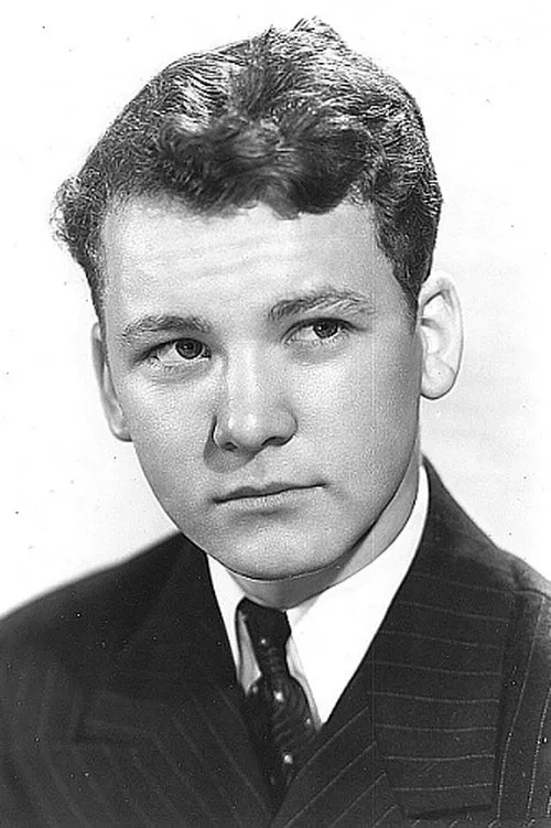 Phyllis Fraser ha trabajado con George Ernest en 3 ocasiones