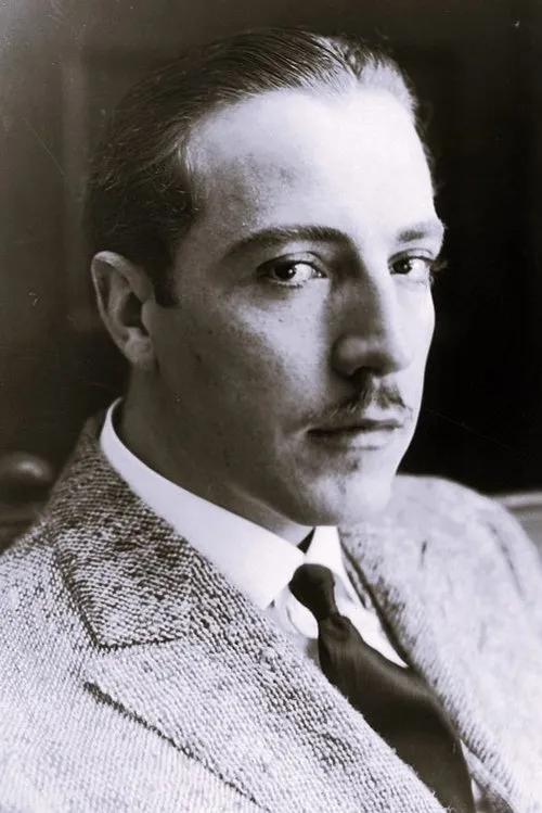 Foto de perfil del actor George Fisher en el reparto