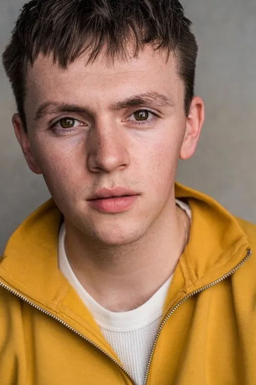 George Greenland interpretando a Delivery Guy