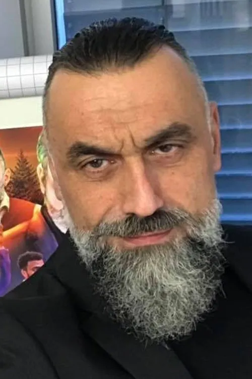 Foto de perfil del actor George Liratsis en el reparto