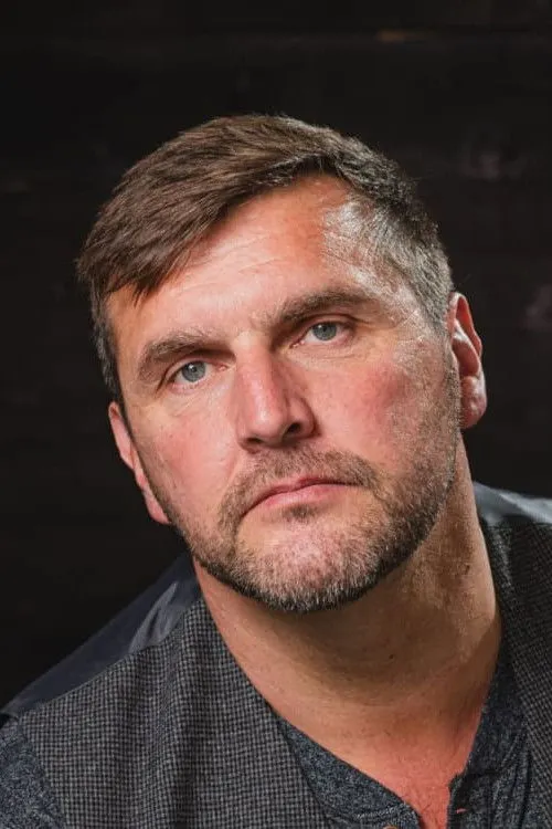 George Montague interpretando a Himself