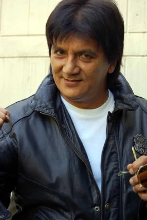 George Rudy interpretando a Johar