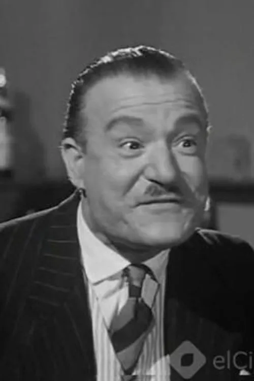 George Yordanis interpretando a Bar Man