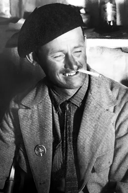 Georges Charlet interpretando a Self