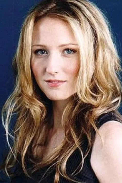 Georgia Craig interpretando a Stacy Sherman