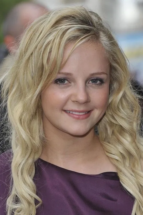 Georgia Henshaw interpretando a Britney