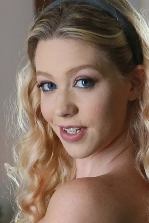 Georgia James interpretando a 