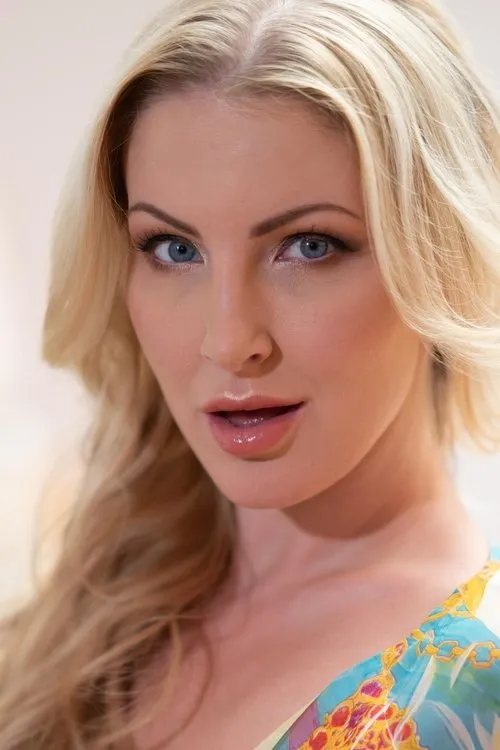 Georgie Lyall interpretando a 