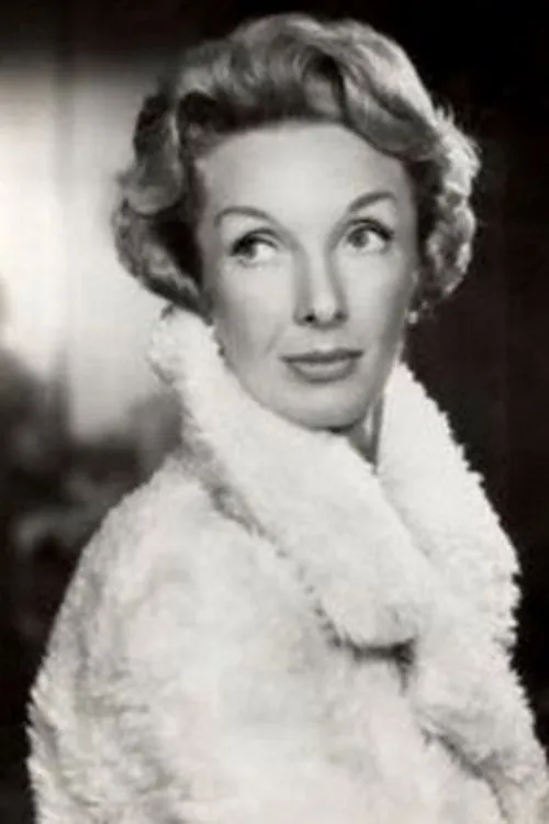 Georgina Cookson interpretando a Mark's Mother